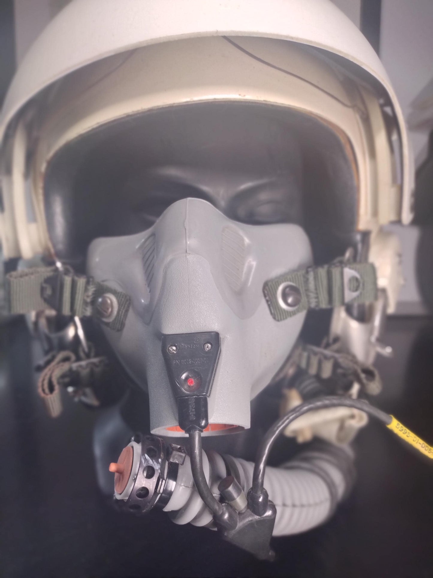 Genuine US Military Pilot Helmet With Oxygen Mask (HGU-26)