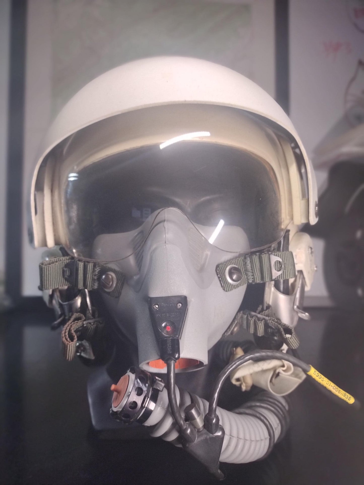 Genuine US Military Pilot Helmet With Oxygen Mask (HGU-26)