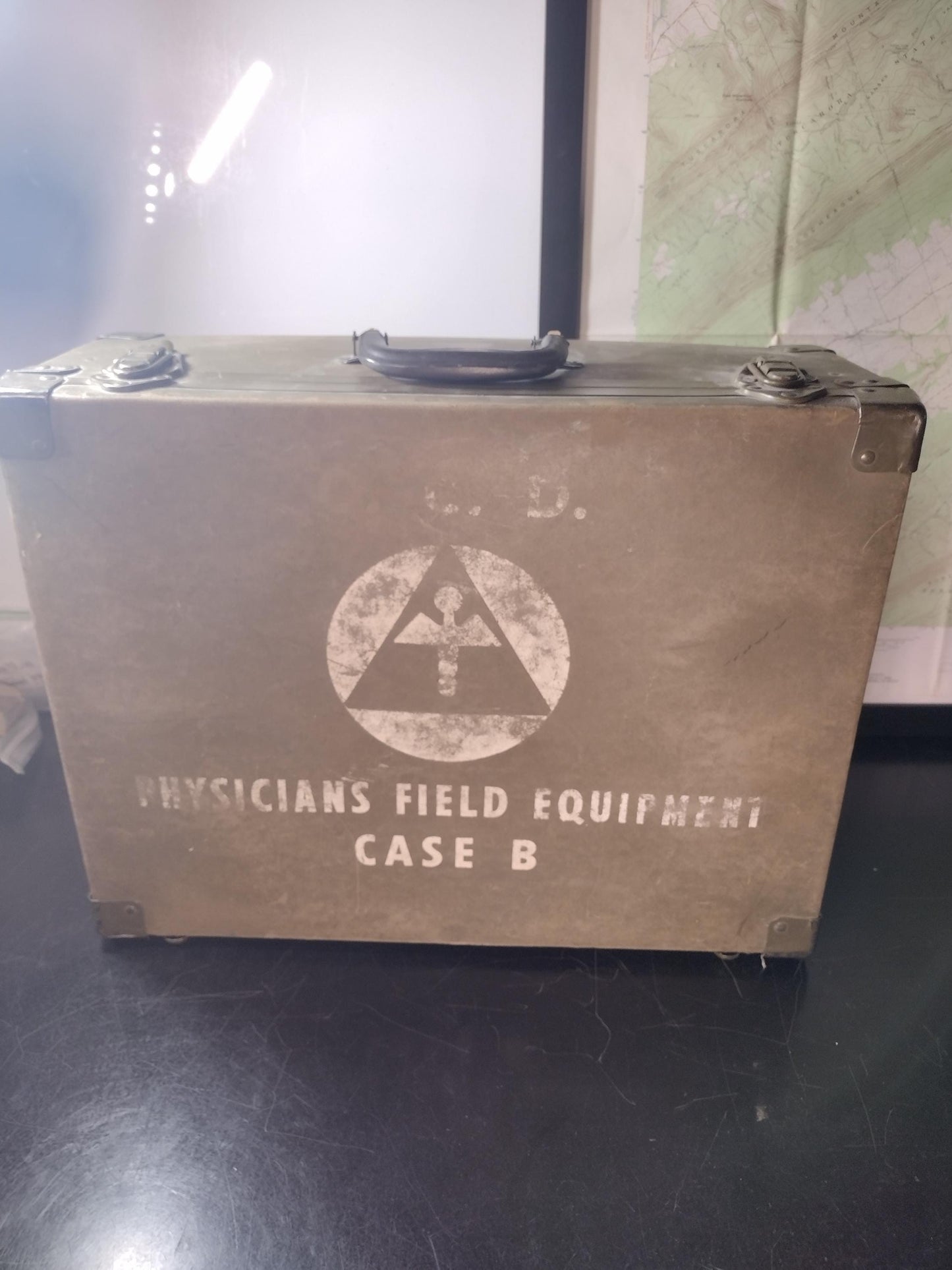 Vintage WW2 US Army Physicians/Surgeons Field Equipment Case