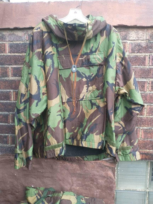 Vintage british camouflage chemical  protective suit 1980s vintage condition hooded combat smock pullover size medium